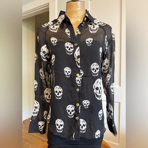Chic Black Skull Print Women's Button Down Shirt